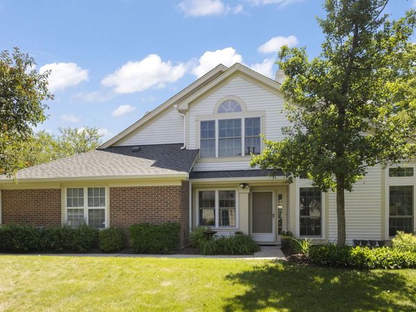 30W069 Penny Lane, Warrenville, IL 60555
