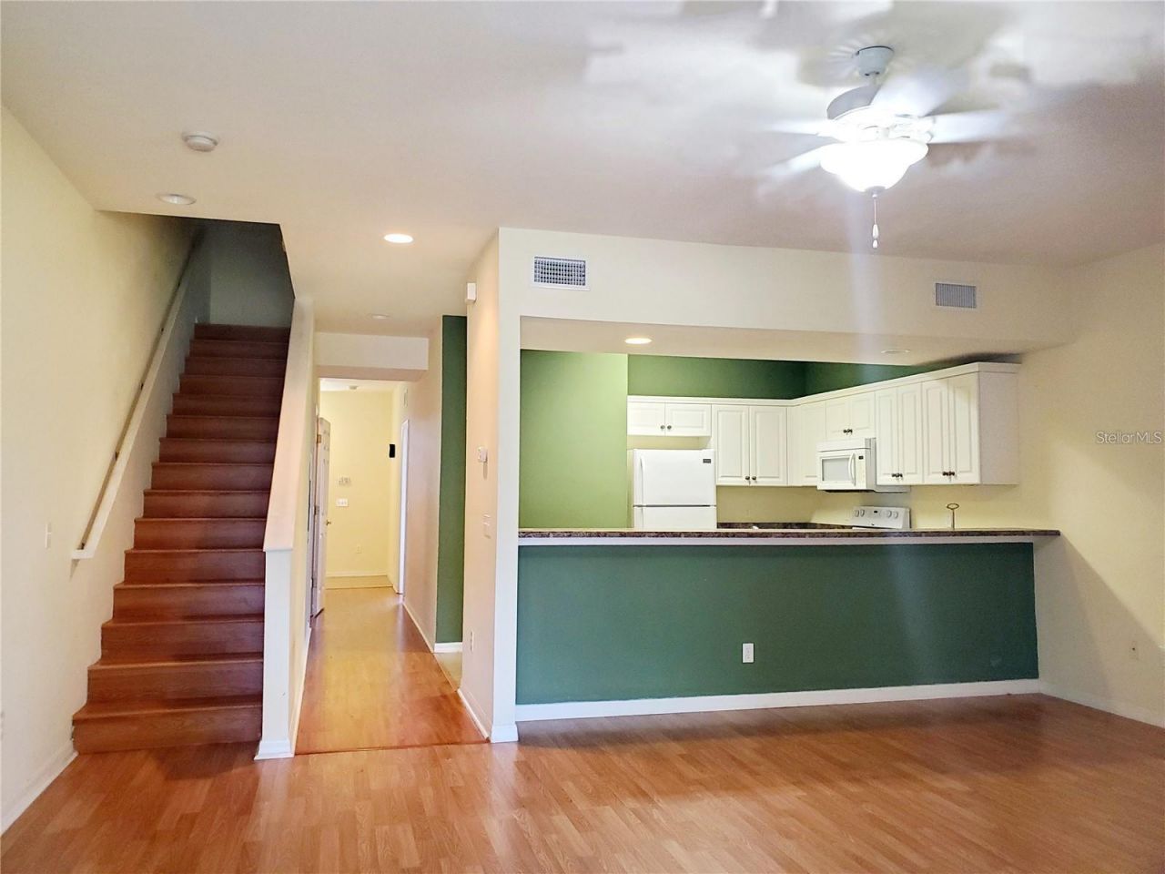 1561 NW 29th Road, Unit 8, Gainesville, FL 32605 Photo