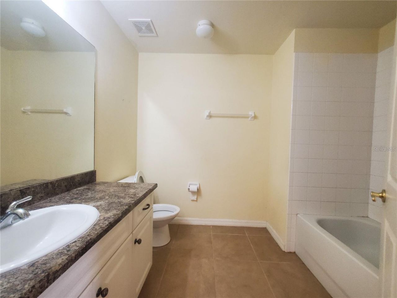 1561 NW 29th Road, Unit 8, Gainesville, FL 32605 Photo