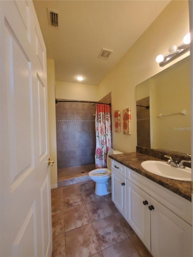 1561 NW 29th Road, Unit 8, Gainesville, FL 32605 Photo