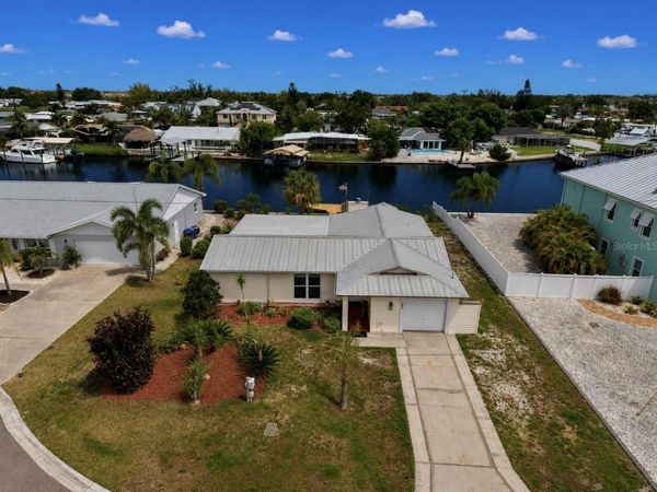 803 LEISEY CIRCLE , RUSKIN, FL 33570
