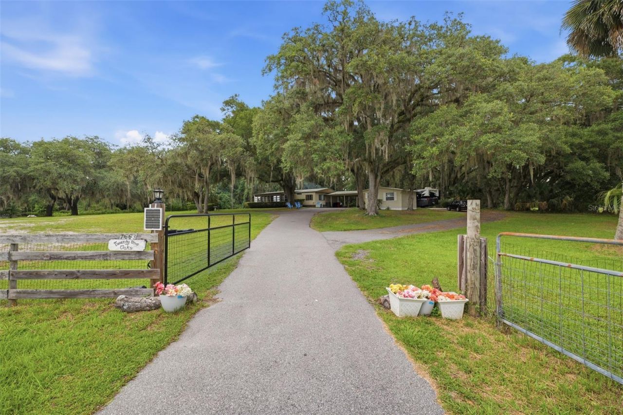 7663 Cr 247 , Lake Panasoffkee, FL 33538 Photo