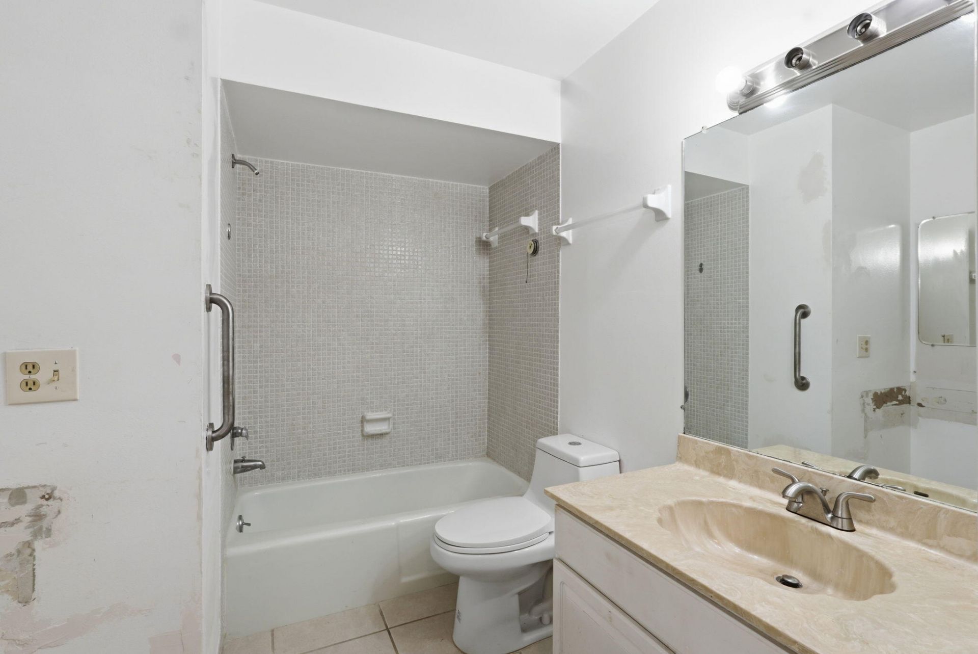 175 SE St Lucie Boulevard, Unit D-2, Stuart, FL 34996 Photo