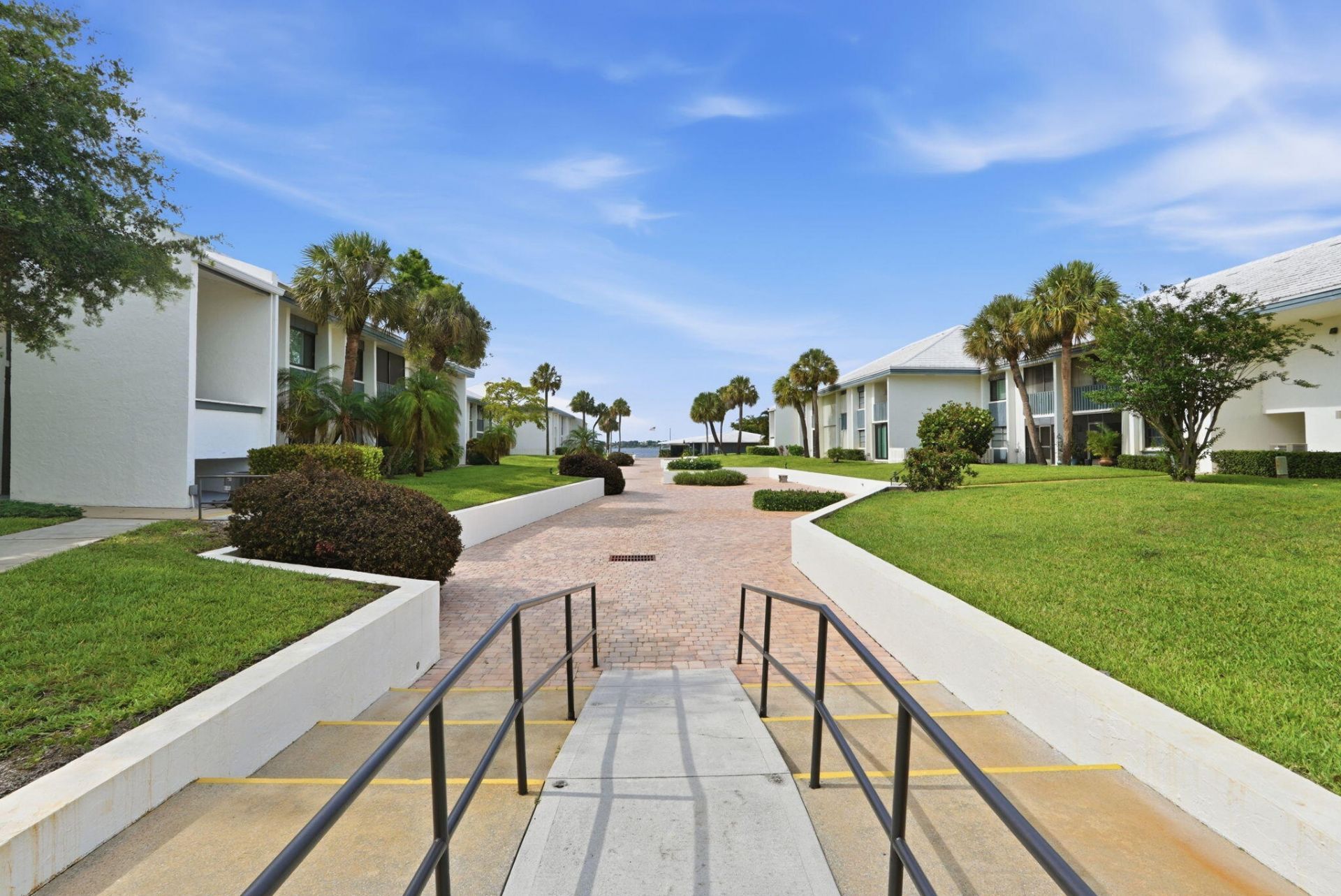 175 SE St Lucie Boulevard, Unit D-2, Stuart, FL 34996 Photo
