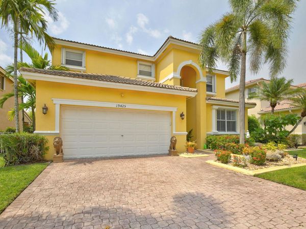 19425 SW 15th Street, Pembroke Pines, FL 33029