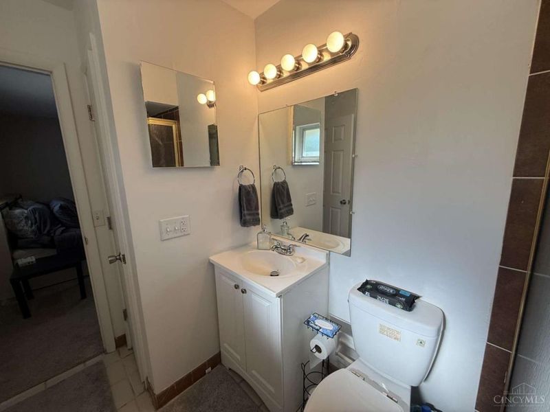 8903 Cavalier Drive, Cincinnati, OH 45231 Photo 20