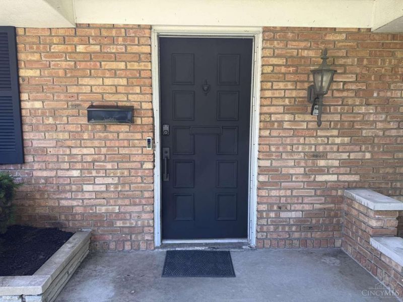 8903 Cavalier Drive, Cincinnati, OH 45231 Photo 3
