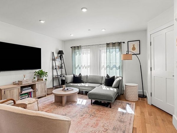 4 Everett Pl, Unit 1, Boston, MA 02128