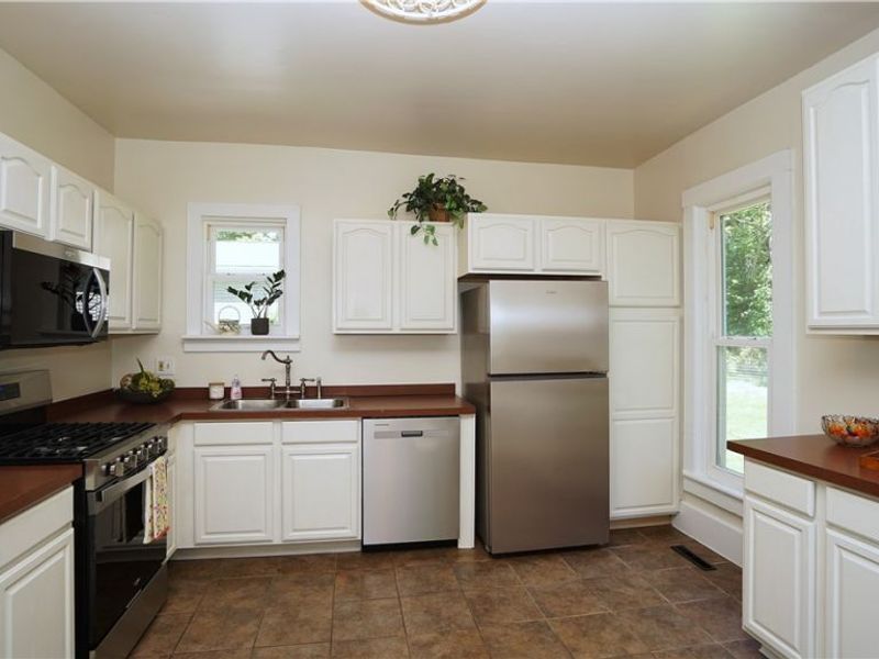 81 W Marion Street, Doylestown, OH 44230 Photo 14
