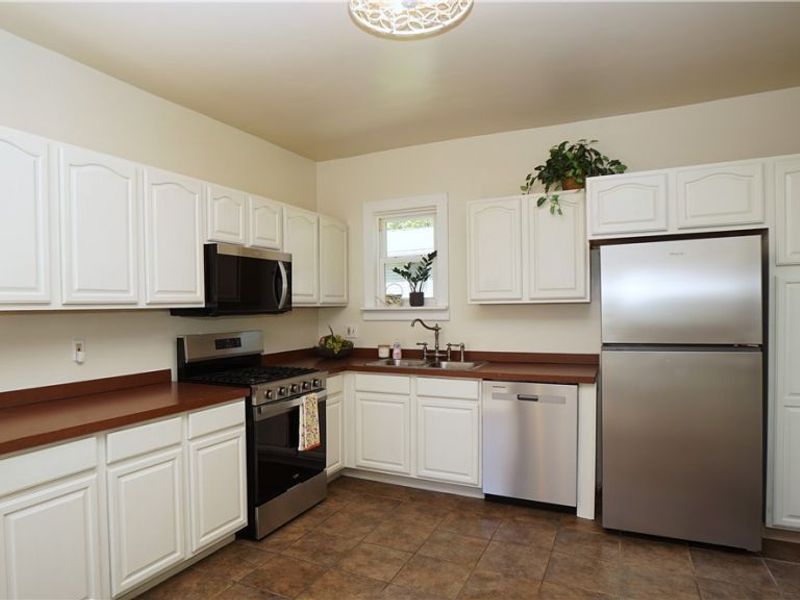 81 W Marion Street, Doylestown, OH 44230 Photo 16