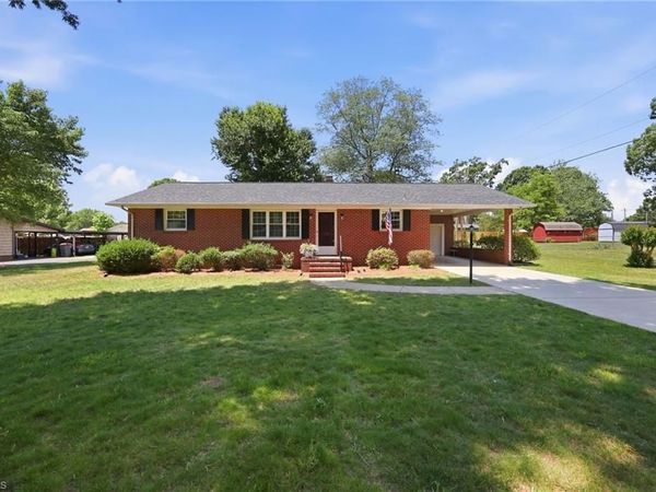 504 Sherwood Road , Reidsville, NC 27320