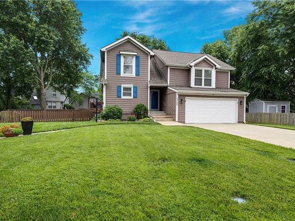 1332 E 154th Street, Olathe, KS 66062