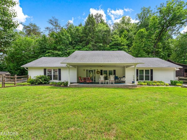 519 Country Oaks Drive, Pigeon Forge, TN 37863