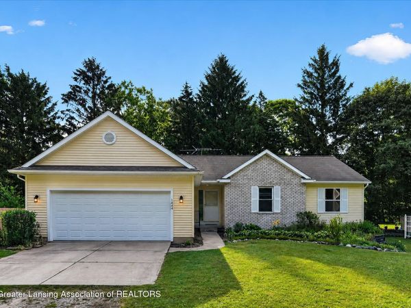 1444 N Waverly Road, Dimondale, MI 48821