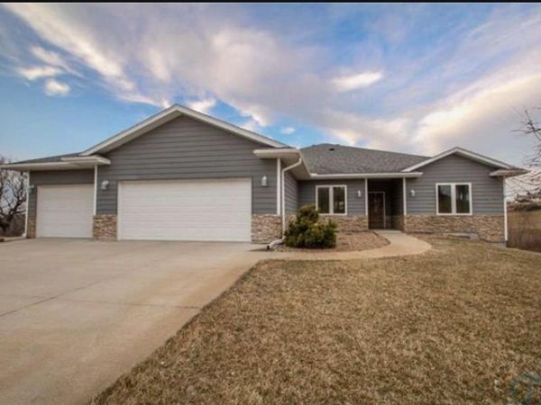 22630 Grenoble Ave, Sioux City, IA 51108