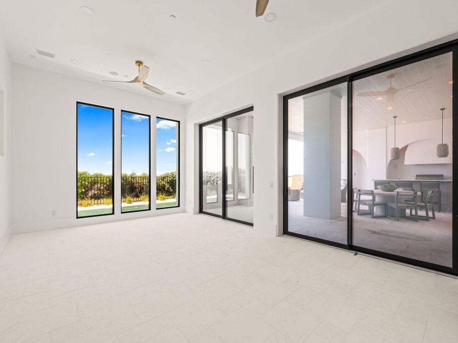 Property Image 100