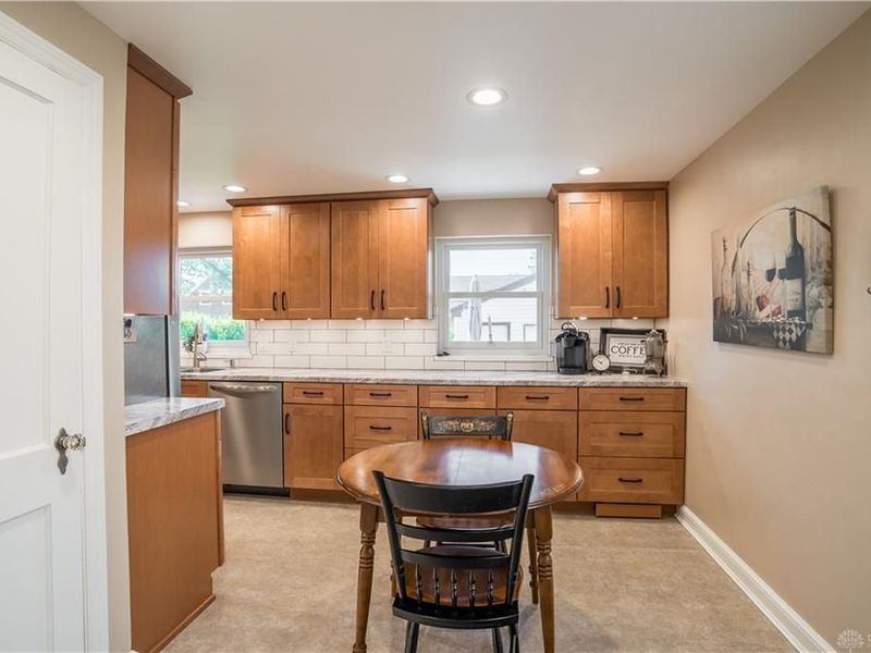 948 Westminster Place, Dayton, OH 45419 Photo 8