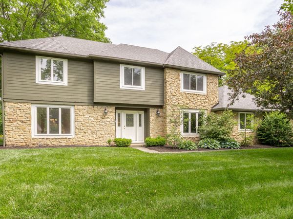 1030 Maxwell Lane, Zionsville, IN 46077