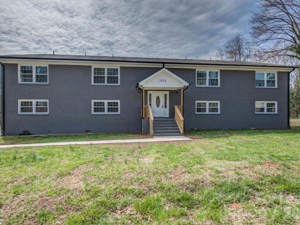 1048 Avondale Road , Lowell, NC 28098