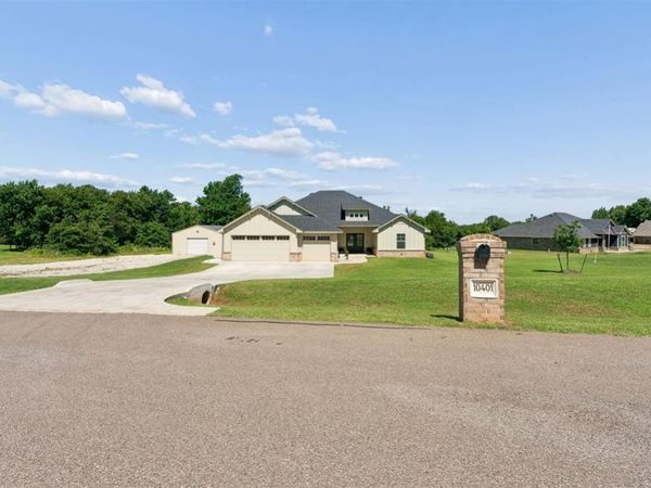 10401 Dove Court, Newalla, OK 74857