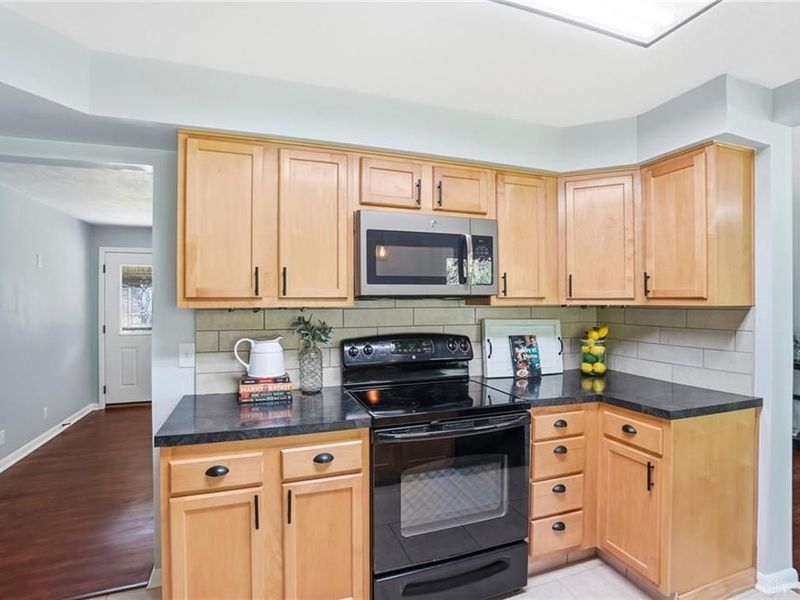 327 Constantia Avenue, Dayton, OH 45419 Photo 12