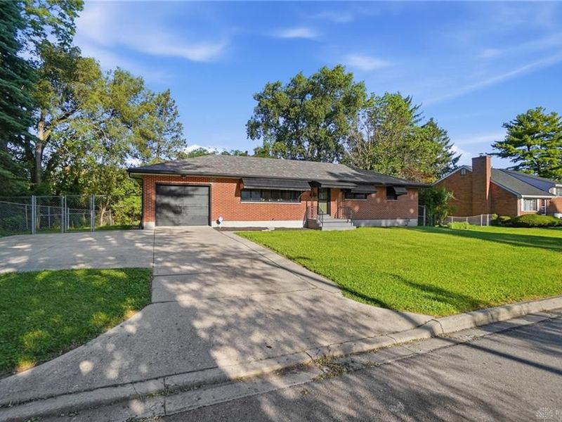 327 Constantia Avenue, Dayton, OH 45419 Photo 2