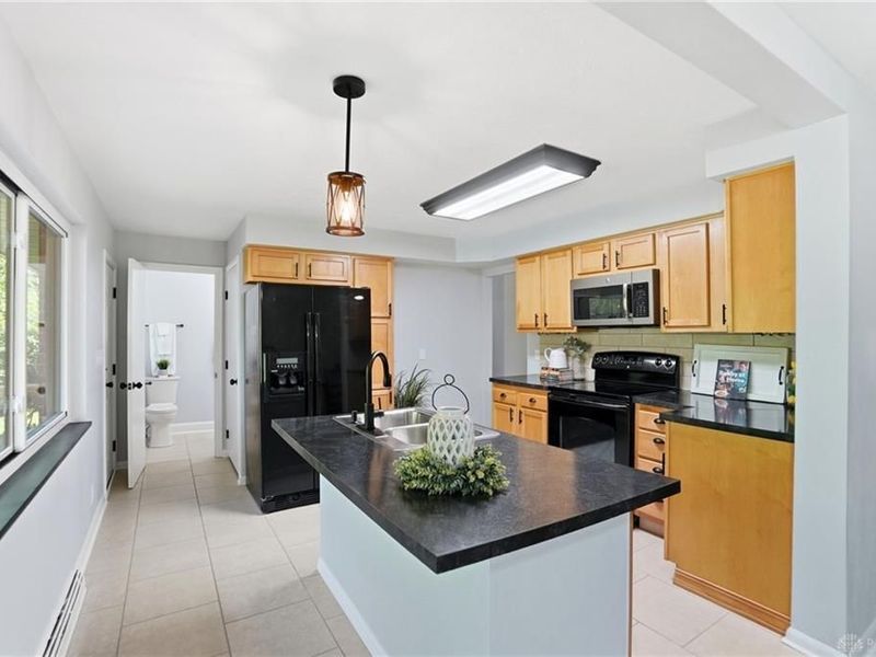 327 Constantia Avenue, Dayton, OH 45419 Photo 9