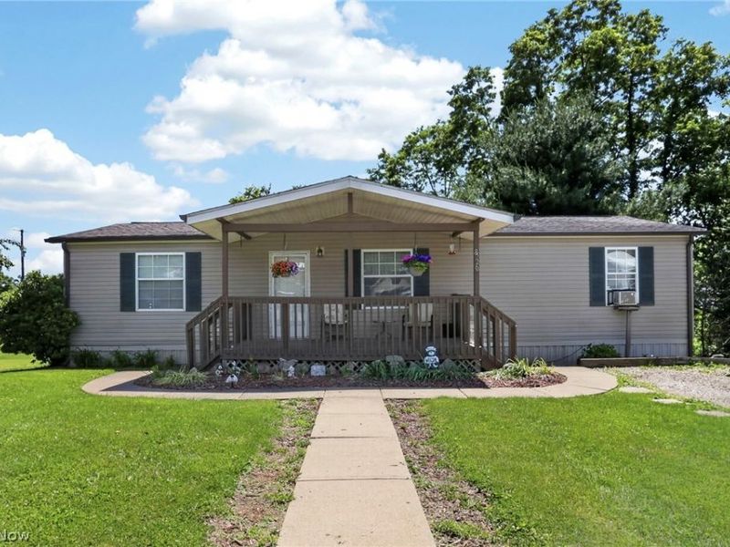 8320 Hopewell National Road , Zanesville, OH 43701 Photo 3