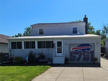 5791 Elmhurst Road , Lake View, NY 14085