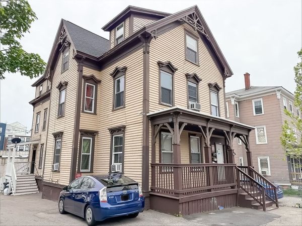 127 Austin St, Worcester, MA 01609