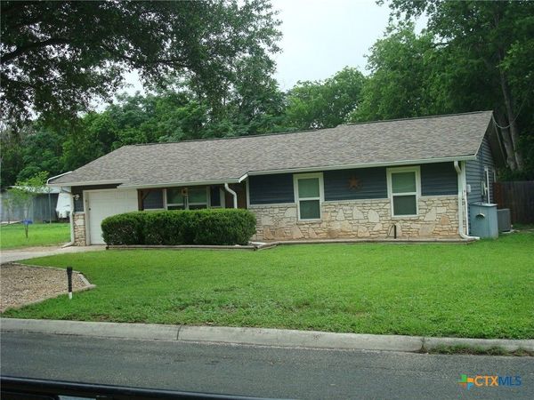 775 Short Avenue , Seguin, TX 78155