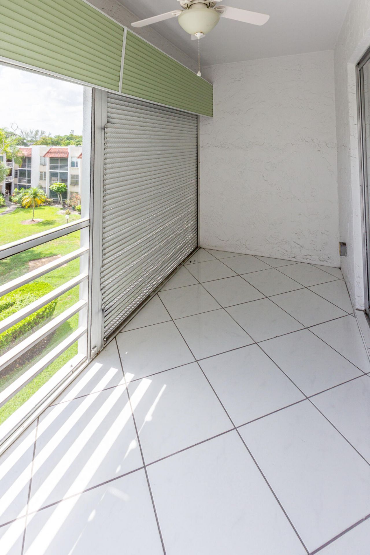 3531 Inverrary Drive, Unit H406, Lauderhill, FL 33319 Photo