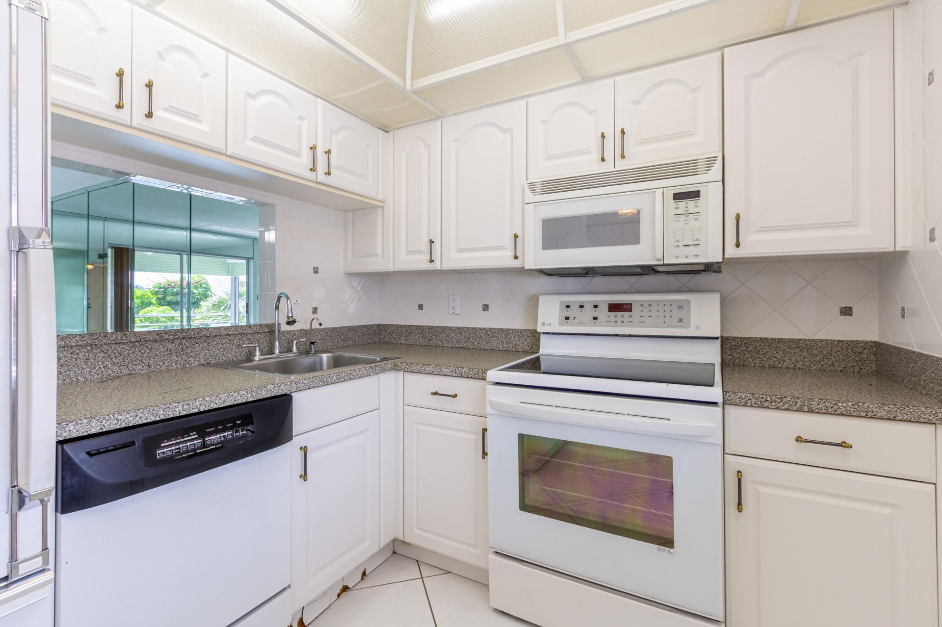 3531 Inverrary Drive, Unit H406, Lauderhill, FL 33319 Photo