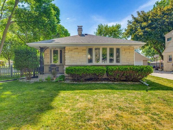 2569 S 97th STREET, West Allis, WI 53227