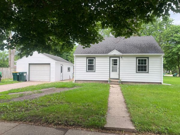 327 N Gilman Avenue, Litchfield, MN 55355
