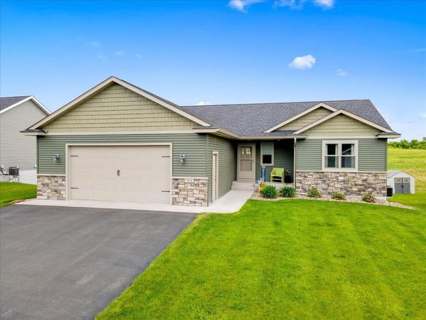 364 Prairie Lane, New Richmond, WI 54016