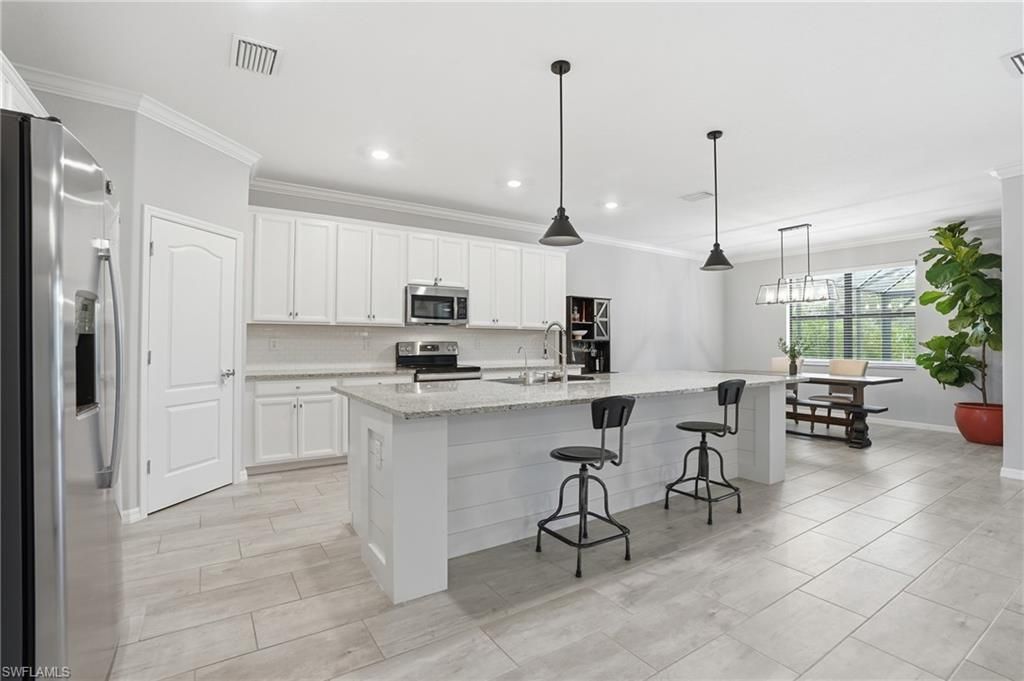 19685 The Place Blvd, Estero, FL 33928 Photo