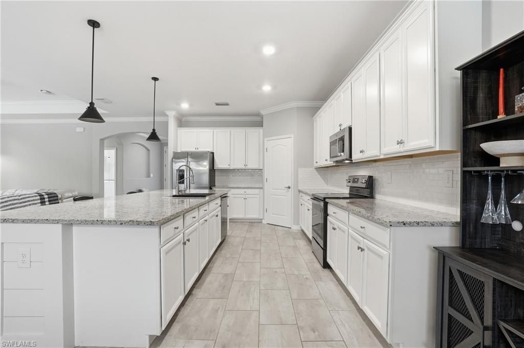 19685 The Place Blvd, Estero, FL 33928 Photo
