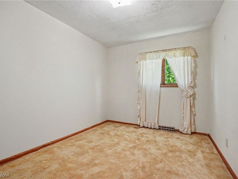 4250 Herr Fieldhouse Road, Southington, OH 44470 Photo 20