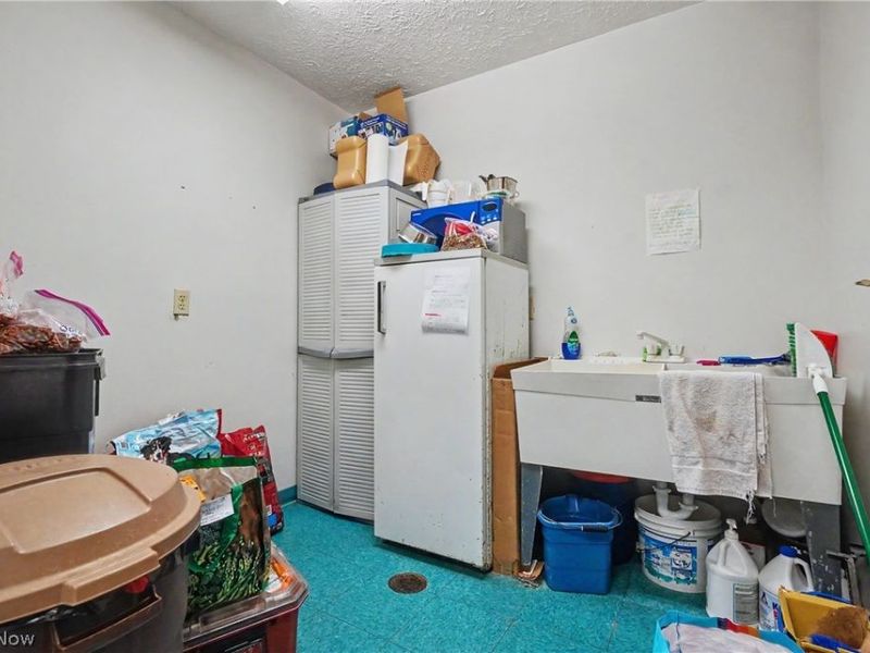 4250 Herr Fieldhouse Road, Southington, OH 44470 Photo 31