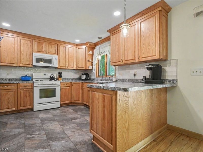 4250 Herr Fieldhouse Road, Southington, OH 44470 Photo 9