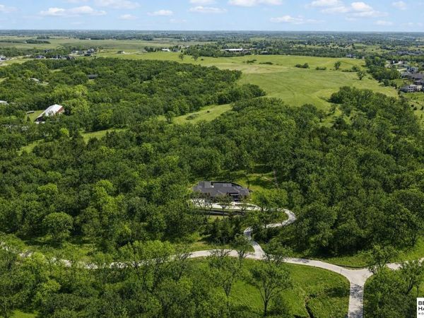 23303 K Plaza, Elkhorn, NE 68022