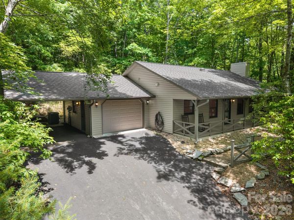 90 Cheestoonaya Way , Brevard, NC 28712