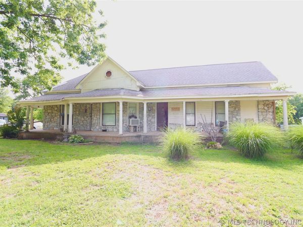 230 E Nelms Street , Oologah, OK 74053