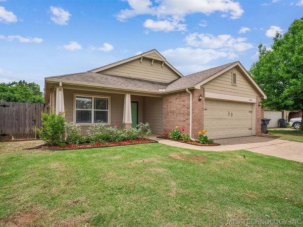 6618 E 130th Place S, Bixby, OK 74008