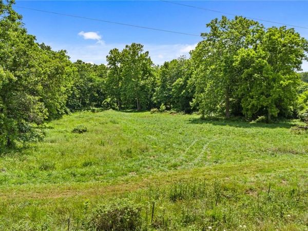 17681 Peterson Road , Gentry, AR 72734
