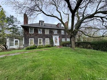 1840 Crestline Street, Rochester Hills, MI 48307