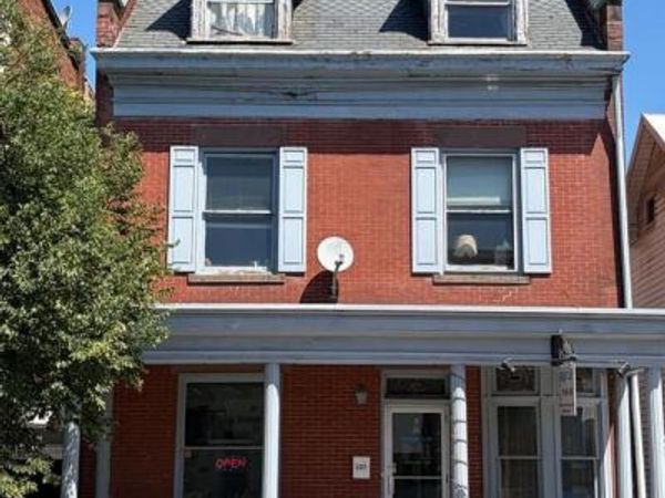 107 E MAIN STREET , MECHANICSBURG, PA 17055