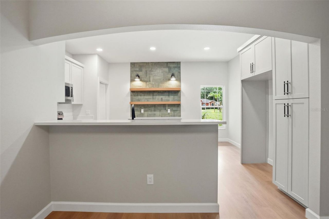 352 Garfield , Masaryktown, FL 34604 Photo