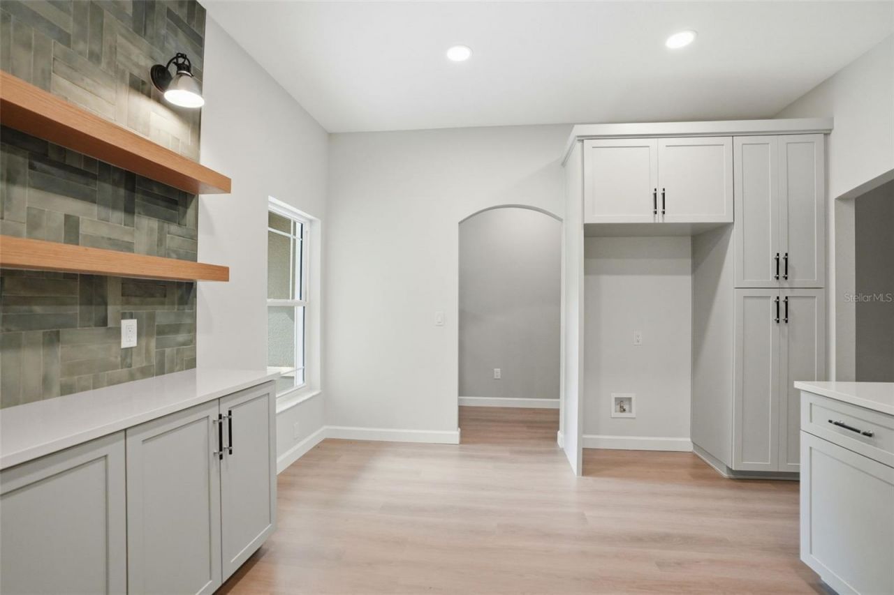 352 Garfield , Masaryktown, FL 34604 Photo